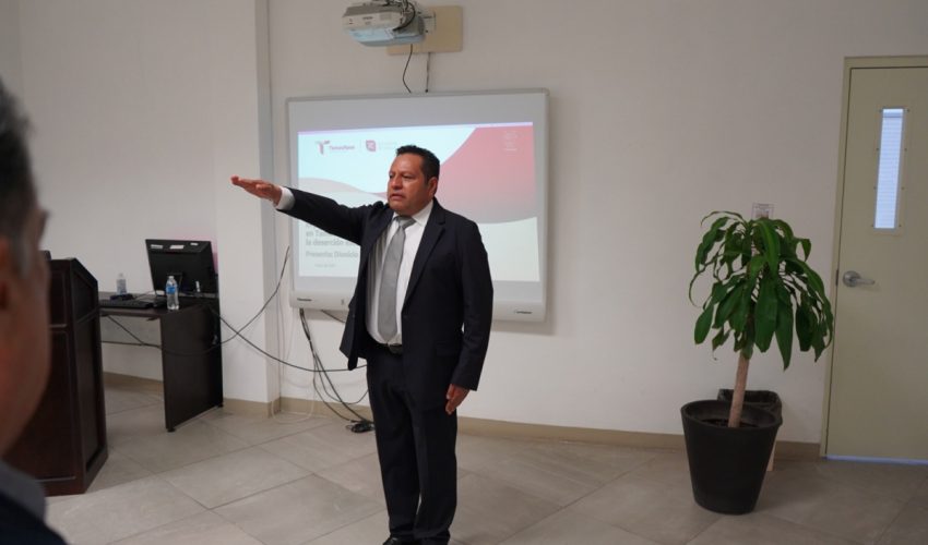 FELICITAMOS A DIONICIO ALBERTO ZUÑIGA TORRES POR OBTENER SU GRADO DE DOCTOR EN POLITICAS EDUCATIVAS